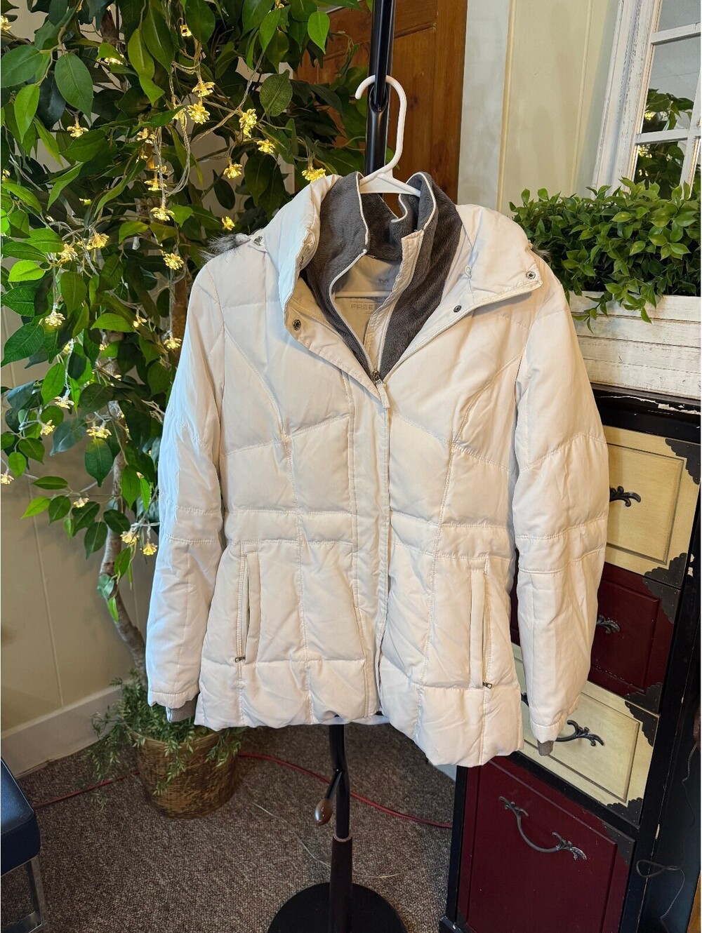 Free Country Power Down Series Women's Med White Puffer Coat